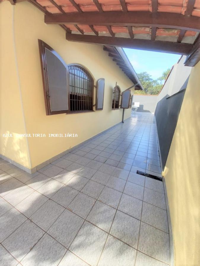 Casa à venda com 3 quartos, 360m² - Foto 15