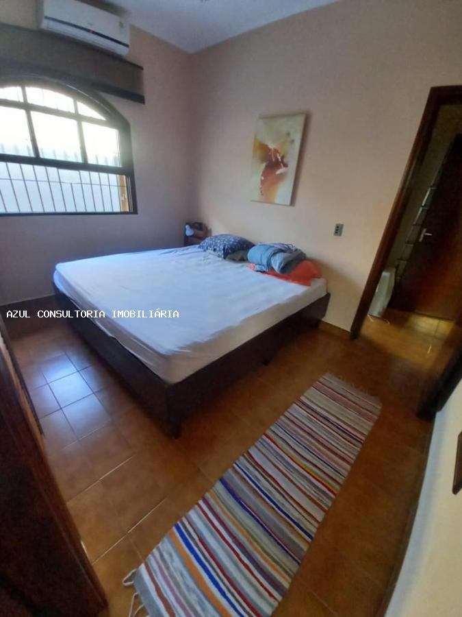 Casa à venda com 3 quartos, 360m² - Foto 22